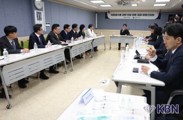 김민석 국무총리가 10일 영등포구 한강성심병원에서 열린 의료필수품 관련 현장 애로 점검 합동간담회에서 발언을 하고 있다.(국무조정실)